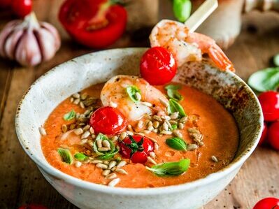 Gazpacho z krewetkami i słonecznikiem