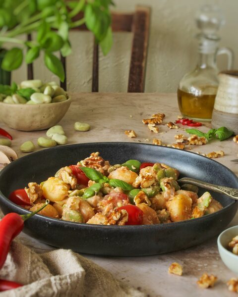 Gnocchi z&nbsp;bobem i&nbsp;orzechami włoskimi w&nbsp;sosie śmietanowym